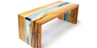 River table med støpeepoxy
