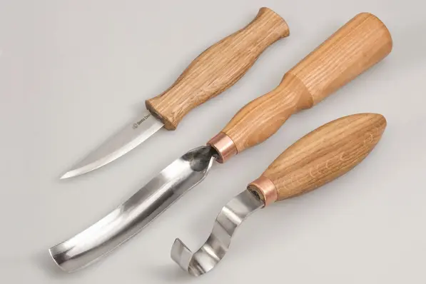 Knivsett S14 til treskje. Høyrehendt 2 kniver og 1 bøyd skulp. Beavercraft 